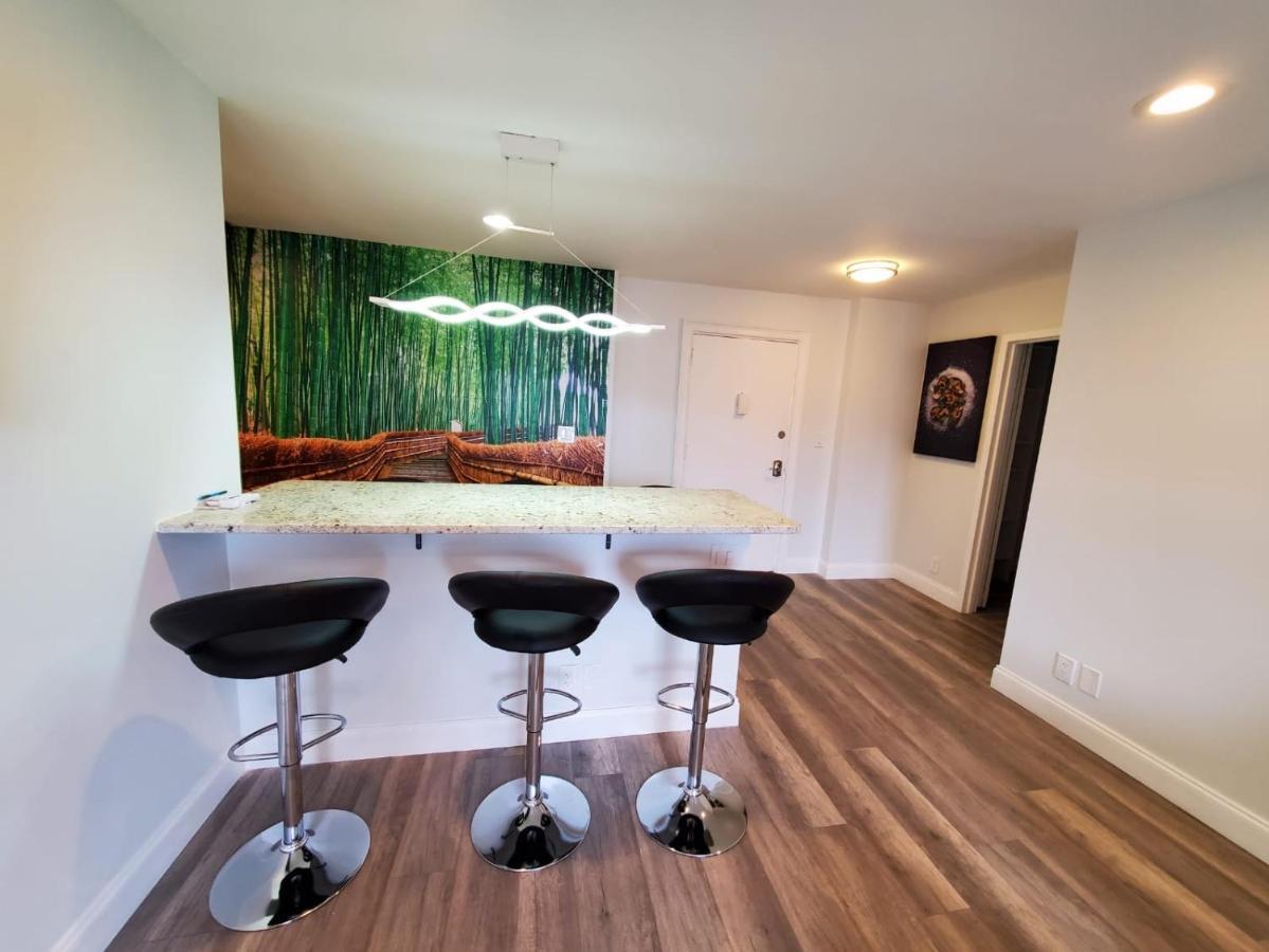 Just Renovated 3 Br/2Bath/ Parking+ Downtown View Lägenhet Atlanta Exteriör bild