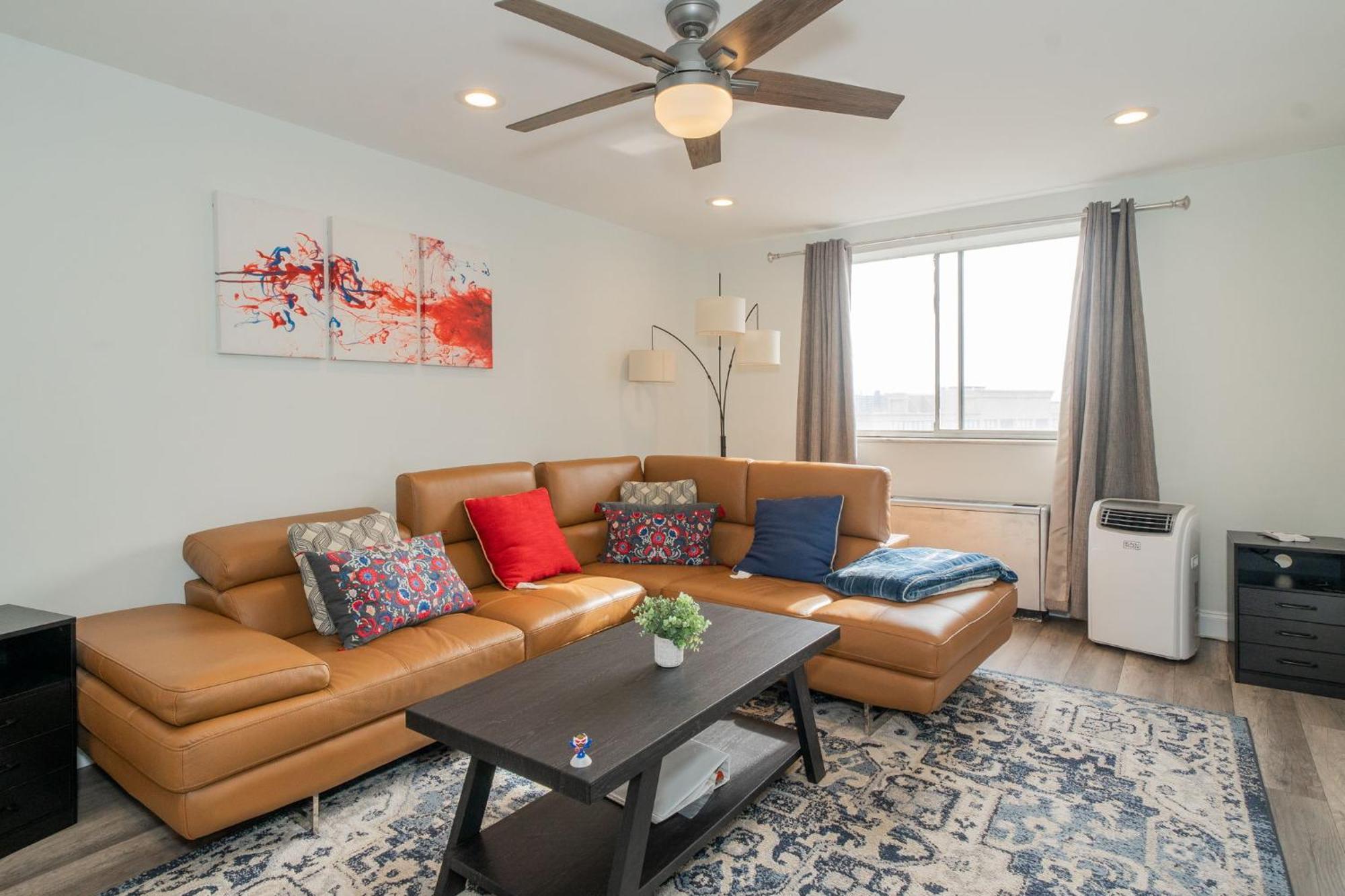 Just Renovated 3 Br/2Bath/ Parking+ Downtown View Lägenhet Atlanta Exteriör bild