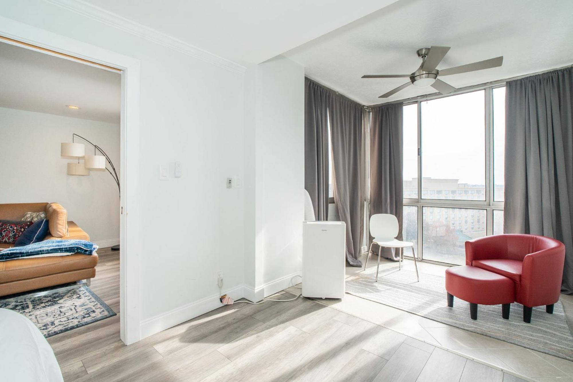 Just Renovated 3 Br/2Bath/ Parking+ Downtown View Lägenhet Atlanta Exteriör bild