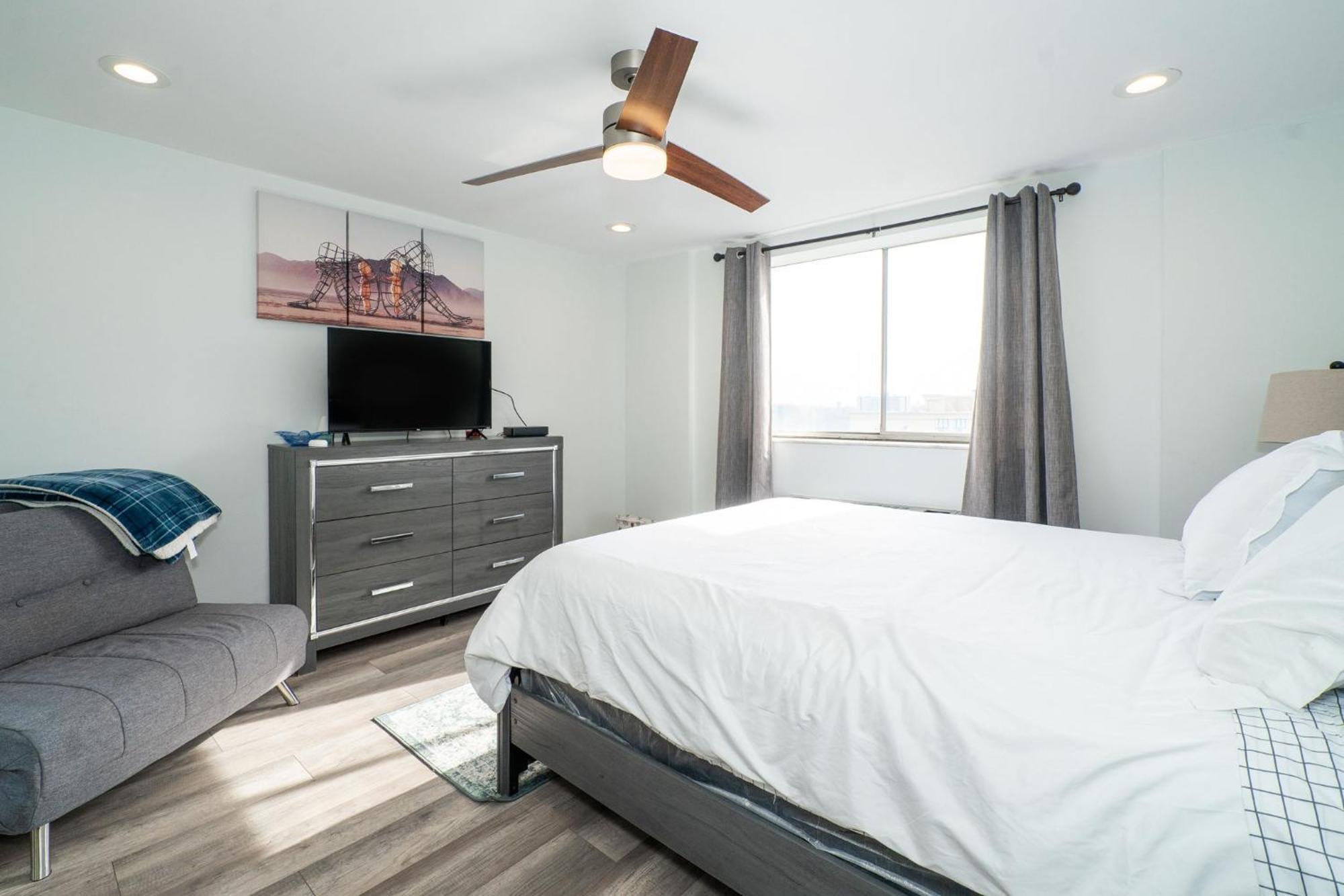 Just Renovated 3 Br/2Bath/ Parking+ Downtown View Lägenhet Atlanta Exteriör bild