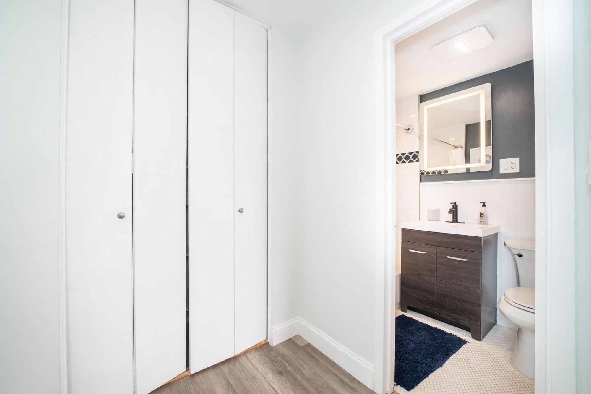 Just Renovated 3 Br/2Bath/ Parking+ Downtown View Lägenhet Atlanta Exteriör bild