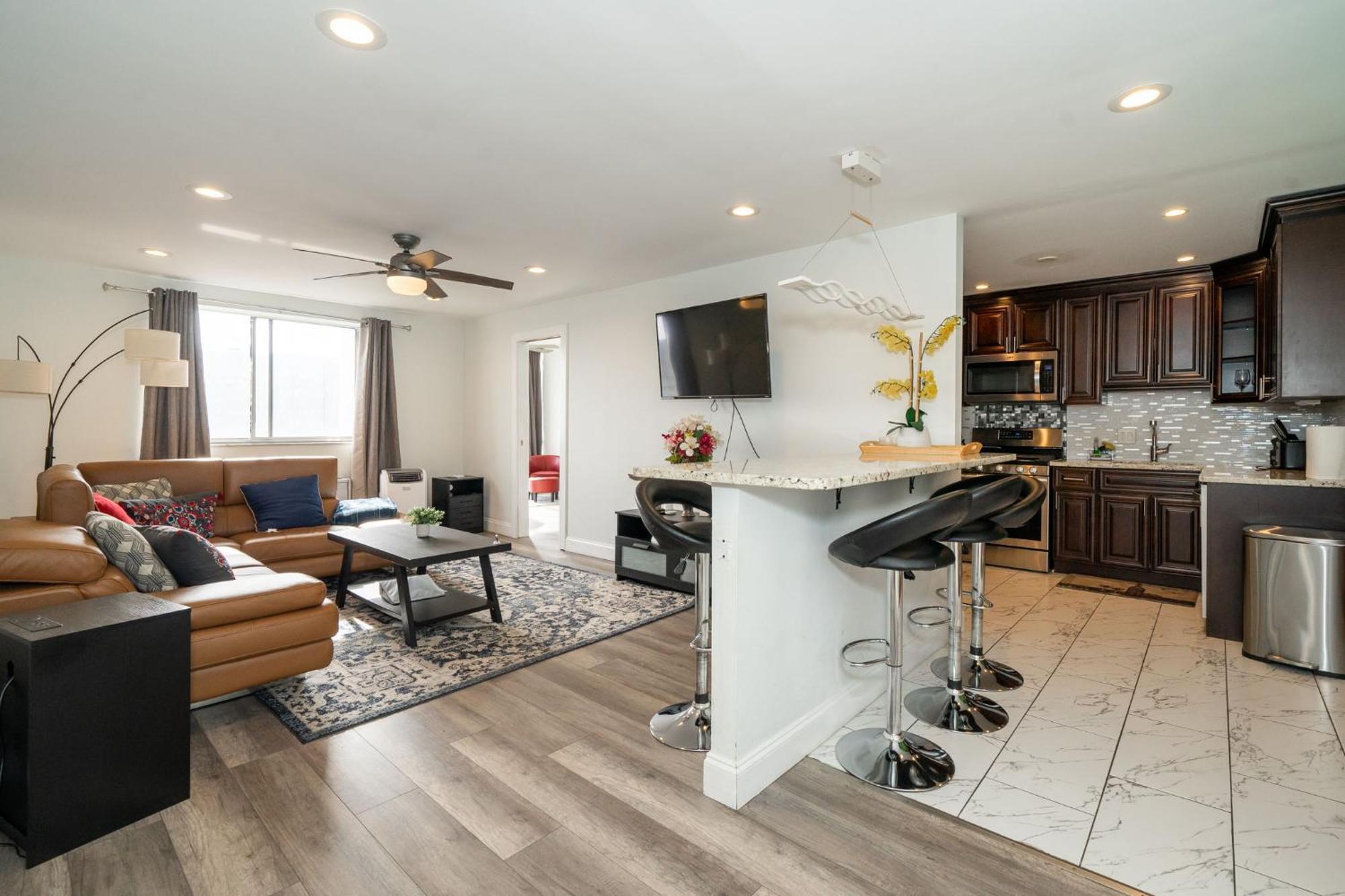 Just Renovated 3 Br/2Bath/ Parking+ Downtown View Lägenhet Atlanta Exteriör bild